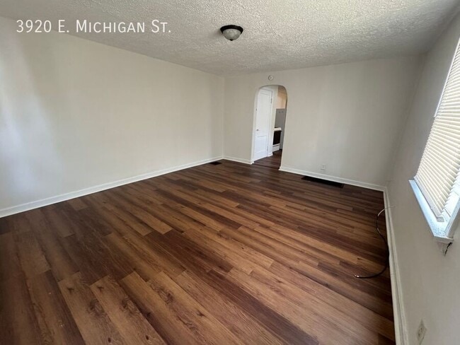 Photo - 3920 E Michigan St