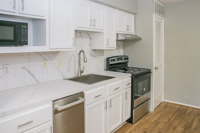 Photo - 12900 Walden Rd Unit 220B