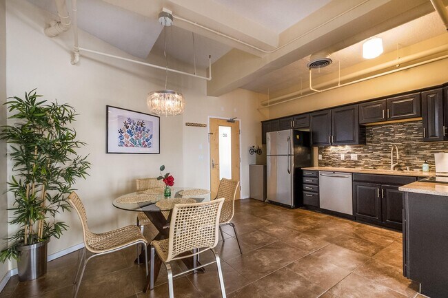 Photo - 219 Central Ave NW Unidad 503