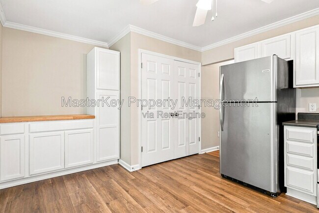 69 Red Ln
