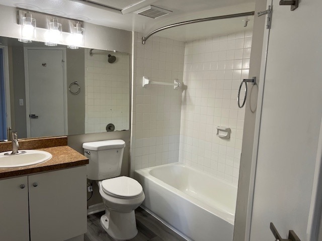 Photo - 345 Lakepointe Dr Unit 204