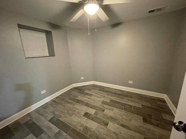 Photo - 1611 S Trumbull Ave Unidad Garden