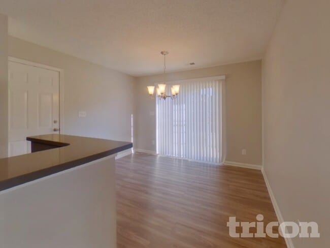 Photo - 2103 Wexford Way