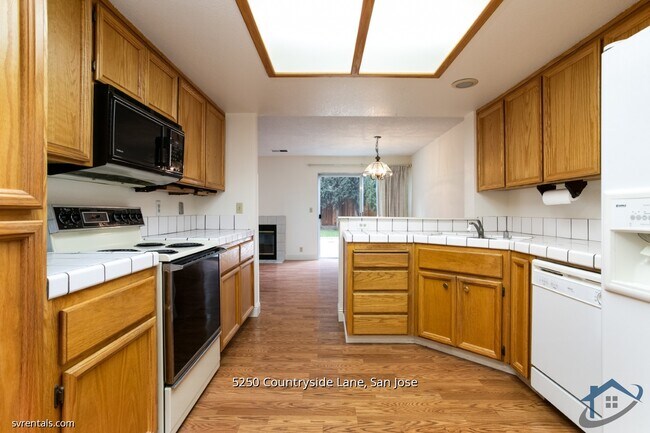 Photo - 5250 Countryside Ln