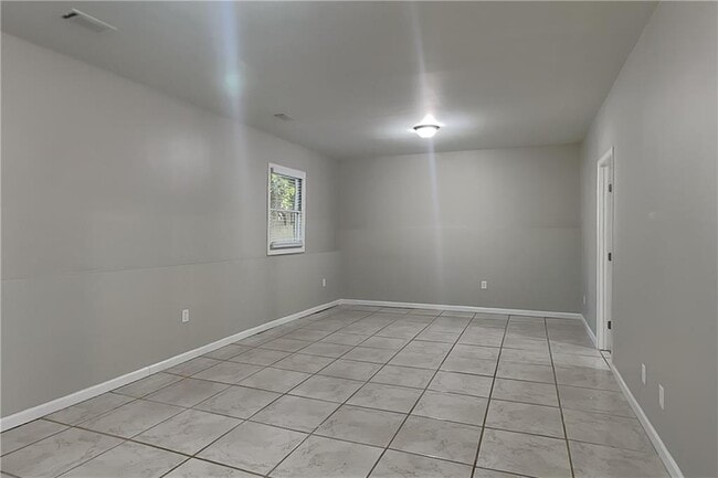 Photo - 2530 Lorne Ct SW