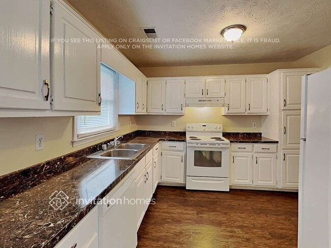 Photo - 230 Graystone Dr