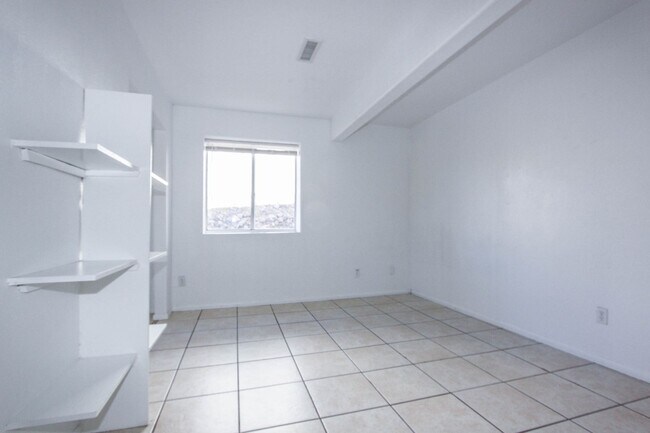 Photo - 1950 Emerald Dr Unit Downstairs