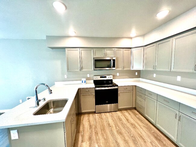 2330 Yakima Ct Unidad A303