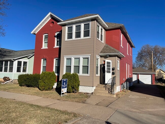 Photo - 556 E 5th St Unidad 1