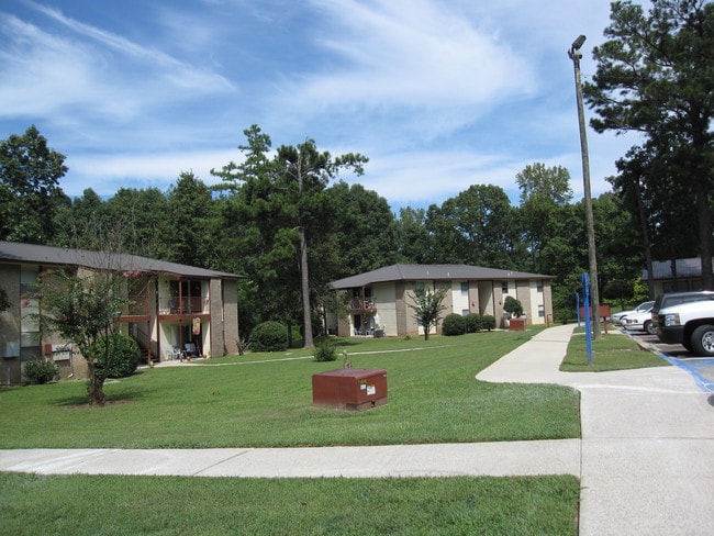 Woodcroft Apartments - NO VACANCY - WAITLIST!