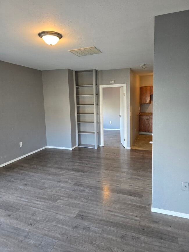 Building Photo - 3310 6th Ave Unit 2