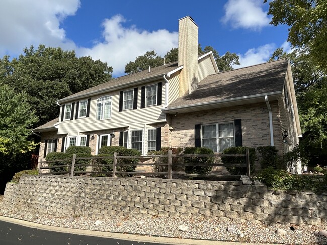 Building Photo - 1381 Laurel Oaks Dr Rental