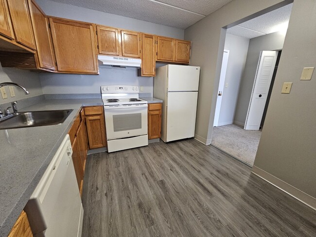 Photo - 25 S Point Dr Apartments Unit 404