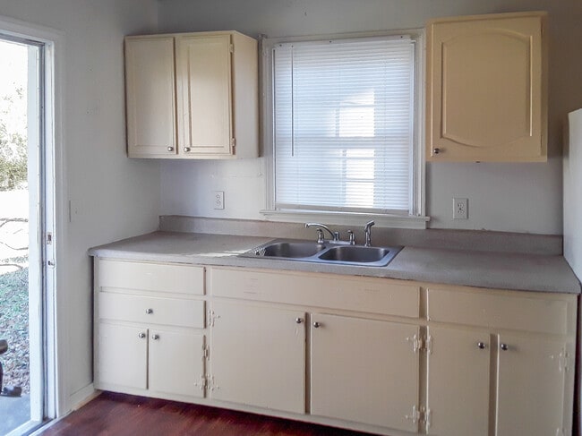 Photo - 103 Courthouse Rd