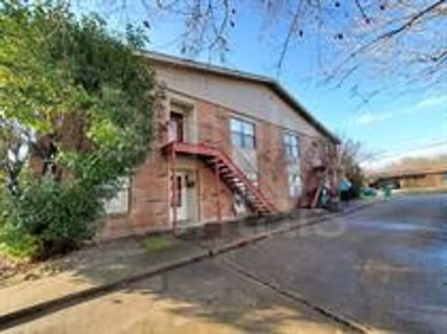 Building Photo - 2811 Granger St Unit A