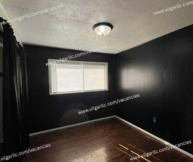 Photo - 2 large bedrooms & 1 newly updated bathroo...