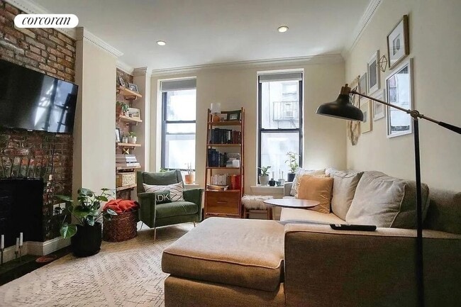 Photo - 604 E 9th St Condo