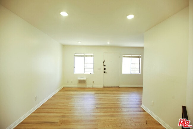 833 Orange Grove Ave Unit 2