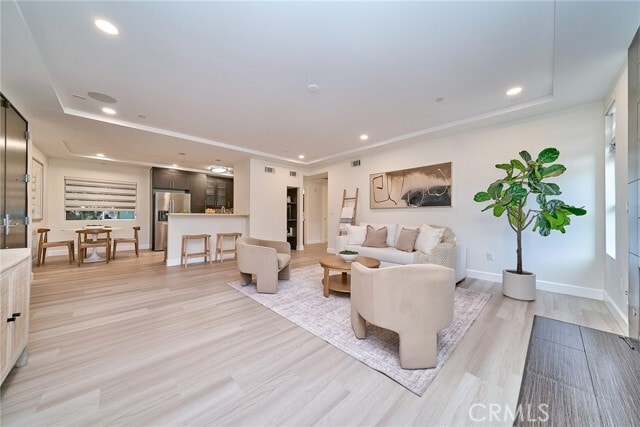 Building Photo - 5525 W Olympic Blvd Unit 202