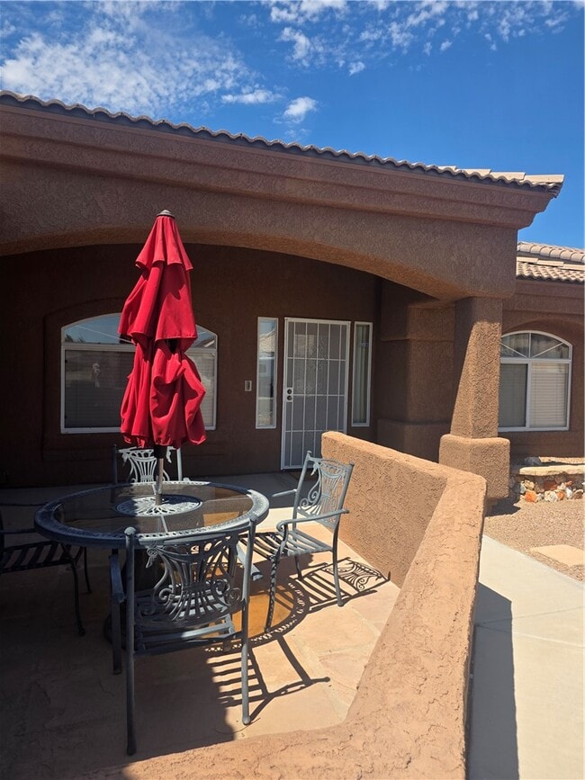 Photo - 2121 Desert Lakes Dr