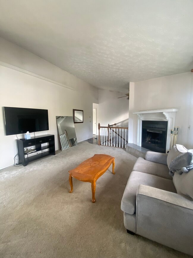 Photo - 10040 Gebhart Dr