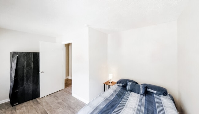 Photo - 110 Candlelight Ln SW