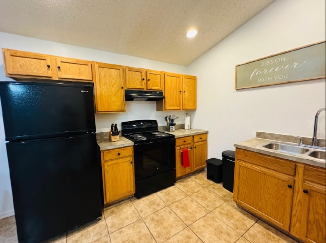 Photo - 536 Cheshire Way