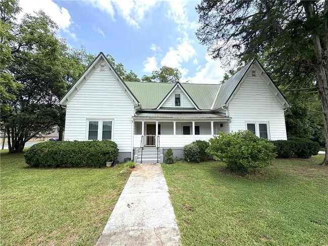 Building Photo - 599 Gordon St