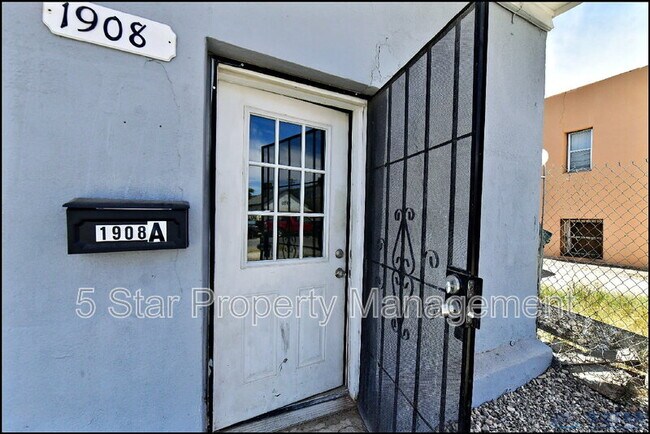Photo - 1908 Olive Ave