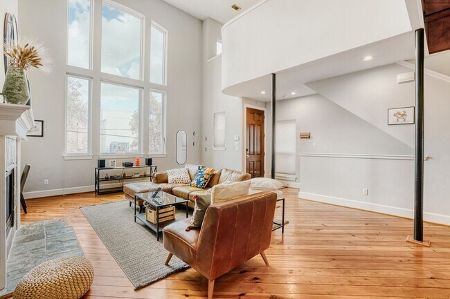 Photo - 903 Hartman St