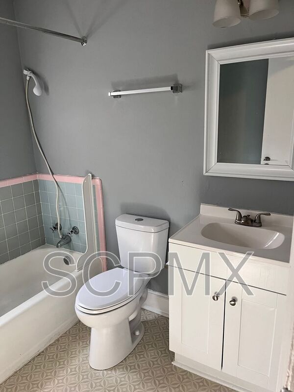 Photo - 2423 Crestview Dr