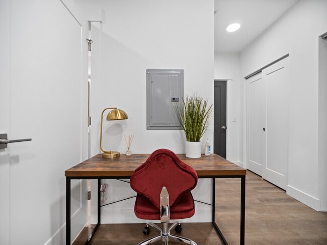 Photo - Perrine Court