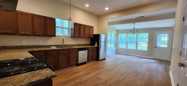 Photo - Room in Duplex on Bolton Rd NW