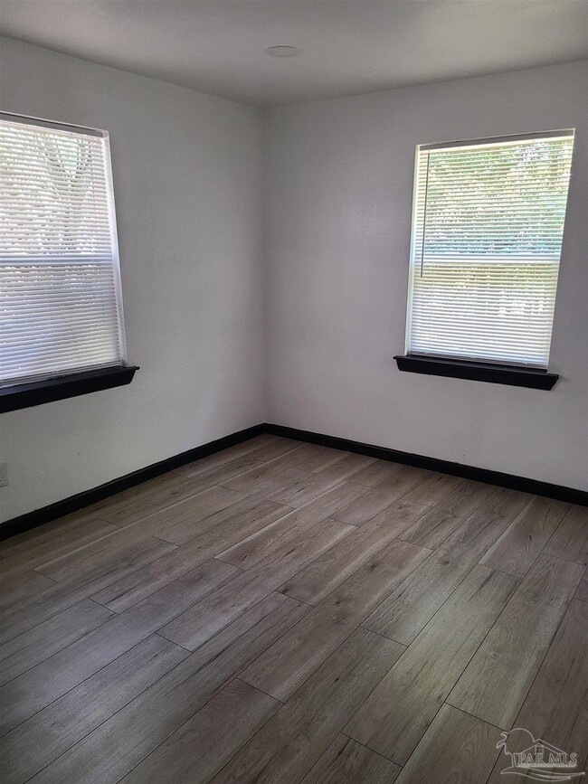 Photo - 701 Armenia Dr