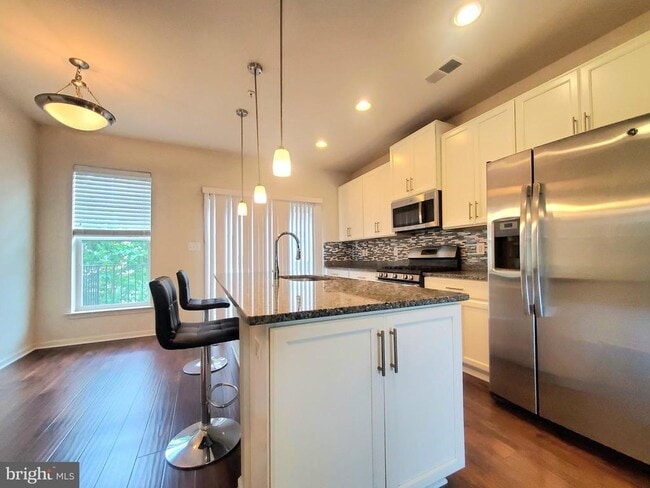 135 Prado Ln