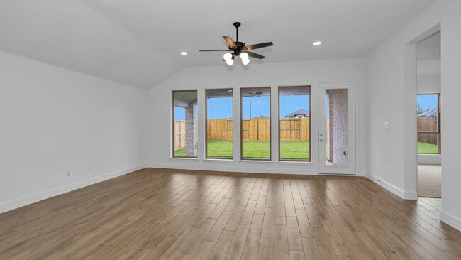 Photo - 1411 Crst Dl Ln