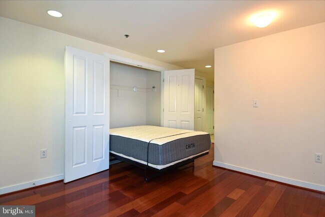 Photo - 777 7th St NW Unidad 834