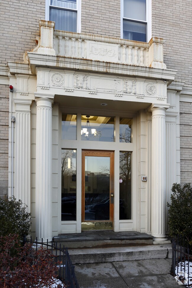 85 Park Dr - 85 Park Dr