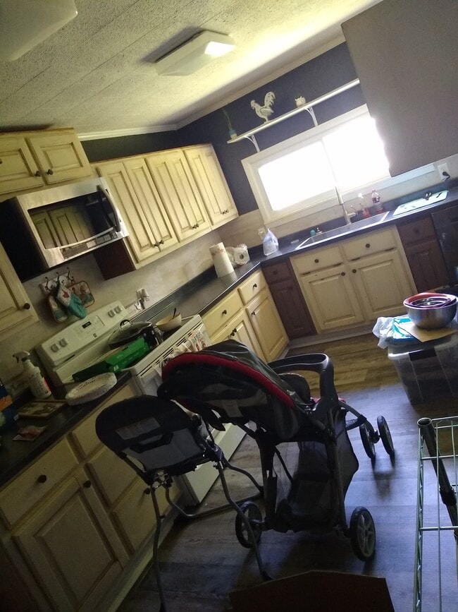 Photo - 1105 Reynolds Rd