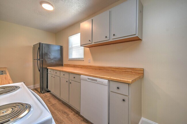 Photo - 109 Northwood Pl