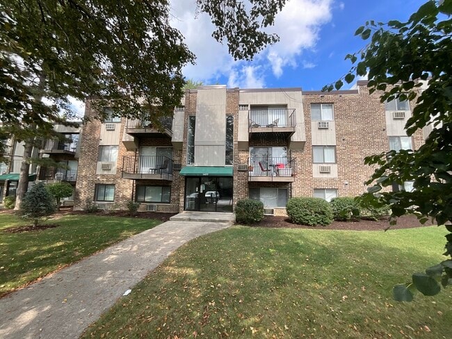 Building Photo - 1477 N Winslowe Dr Unit 302 Rental