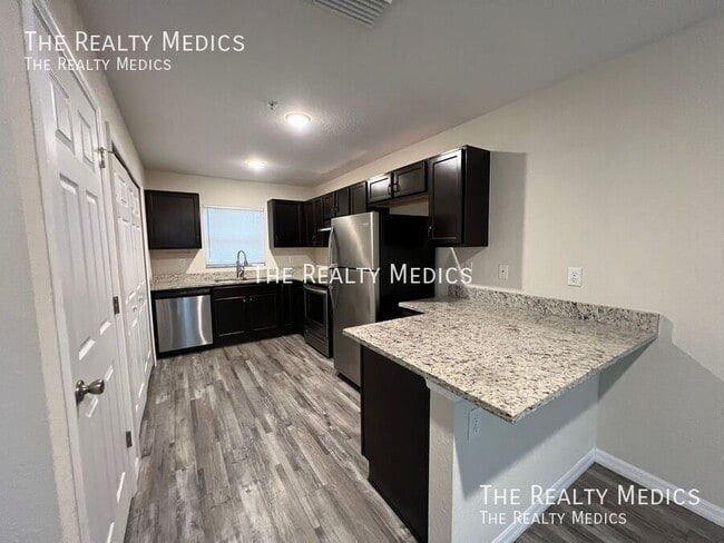 Photo - 106 Walnut Dr