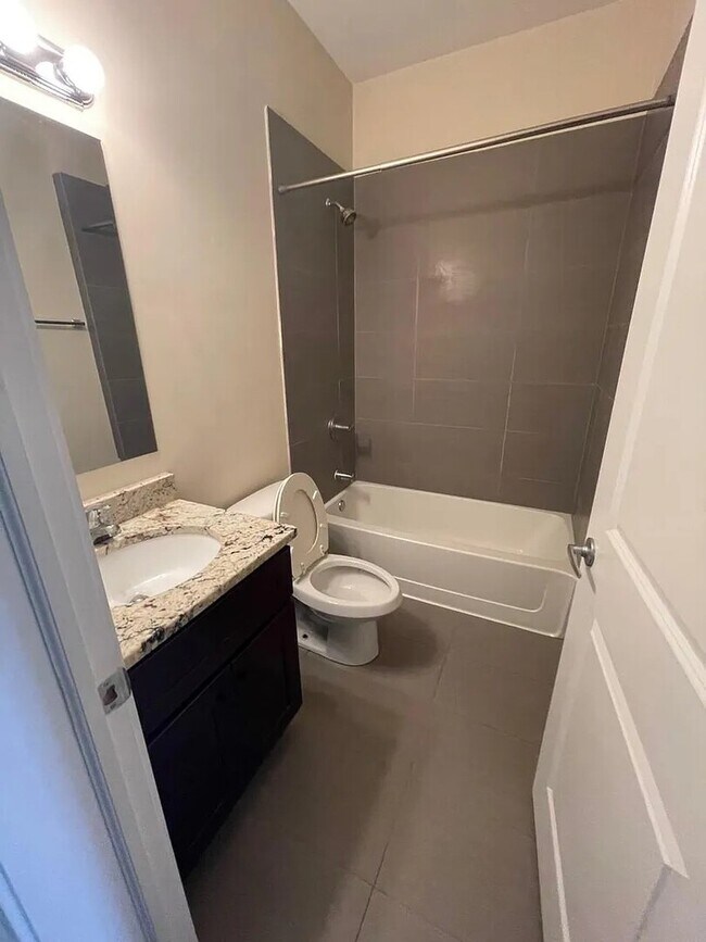 3128 W Walton St Unit 3