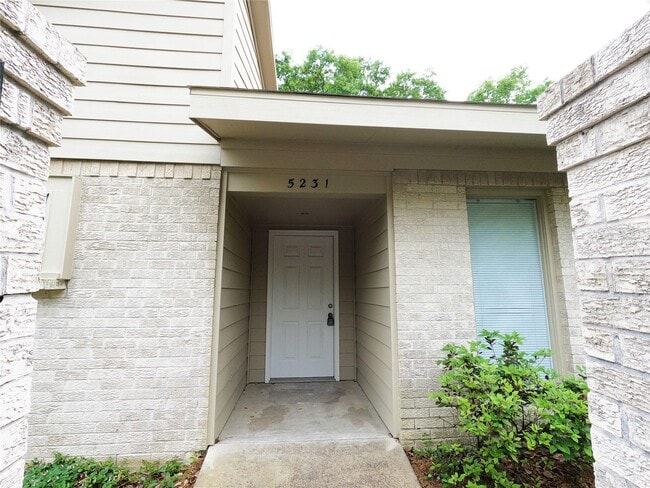 Photo - 5231 Beechnut St