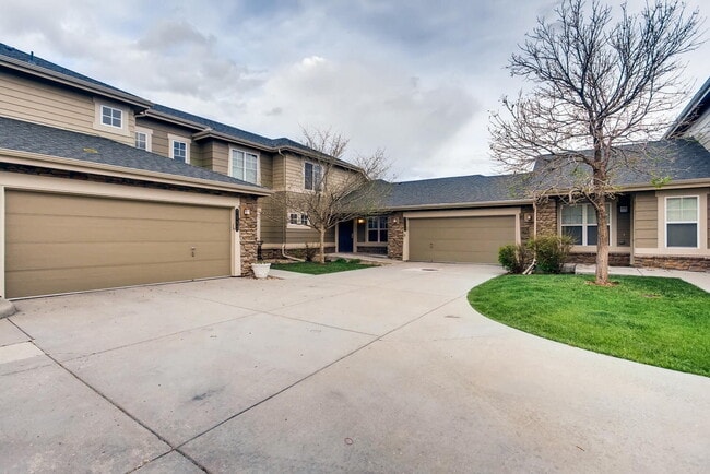 Photo - Gorgeous 5 Bed/4 Bath Townhome with Fully Finished Custom Basement! Cherry Creek Schools!