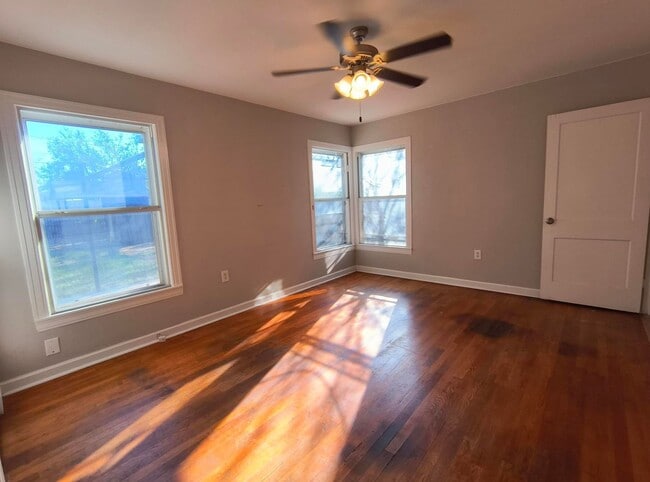 Photo - Updated 4 bedroom 1 bath home AVAILABLE NOW!!