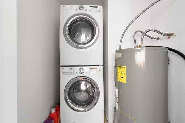 Photo - 610 E Gilbert Dr Unit 224