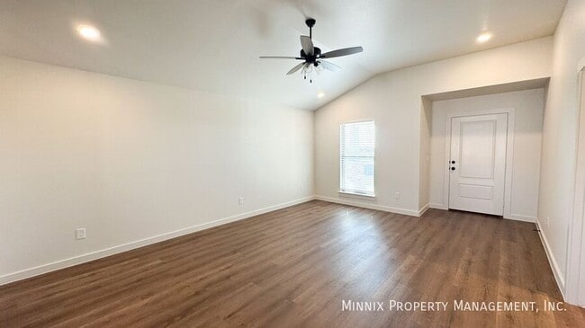 Photo - 2127 Langford Ave