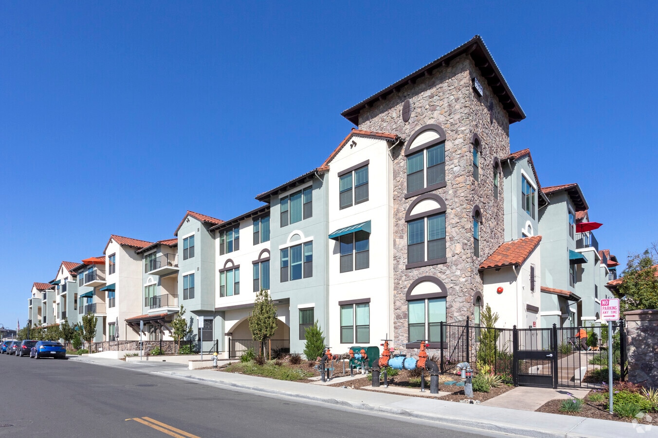 Oakmont of East Sacramento - Oakmont of East Sacramento Apartments
