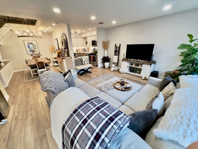 Photo - 361 Claremont Ave Unidad 16